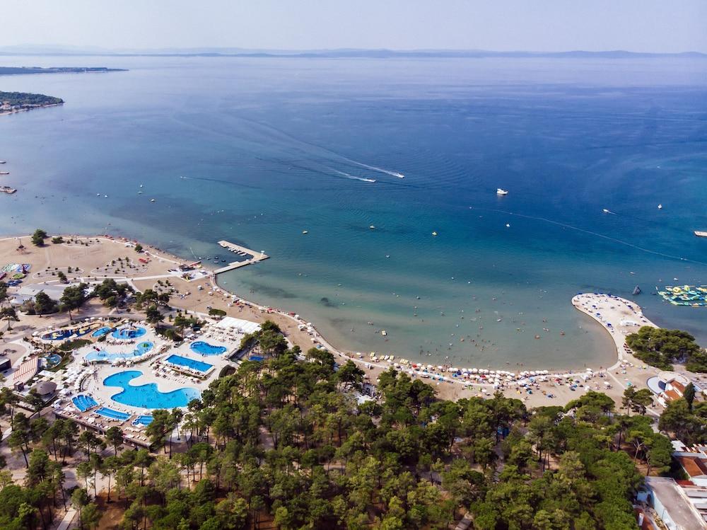 נין Zaton Holiday Resort Mobile Homes מראה חיצוני תמונה