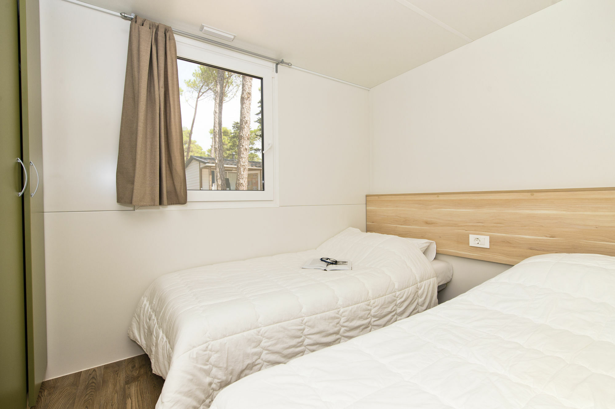 נין Zaton Holiday Resort Mobile Homes מראה חיצוני תמונה